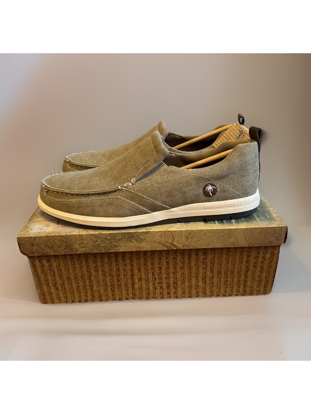 New In Box Margaritaville Marina Canvas Khaki Slip On Men’s Shoes Size 11.5 - Picture 2 of 5